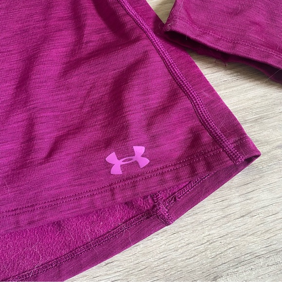 ⭐️UNDER ARMOUR⭐️ COLD GEAR PERFORMANCE TOP - Picture 6 of 10